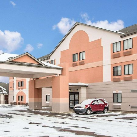 Quality Inn Мерилвил Екстериор снимка