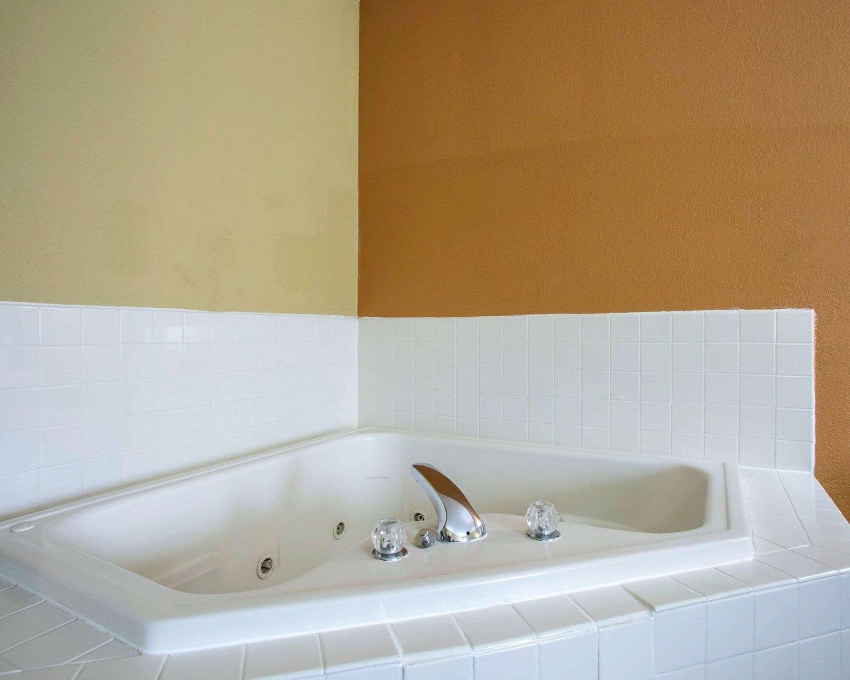 Quality Inn Мерилвил Екстериор снимка