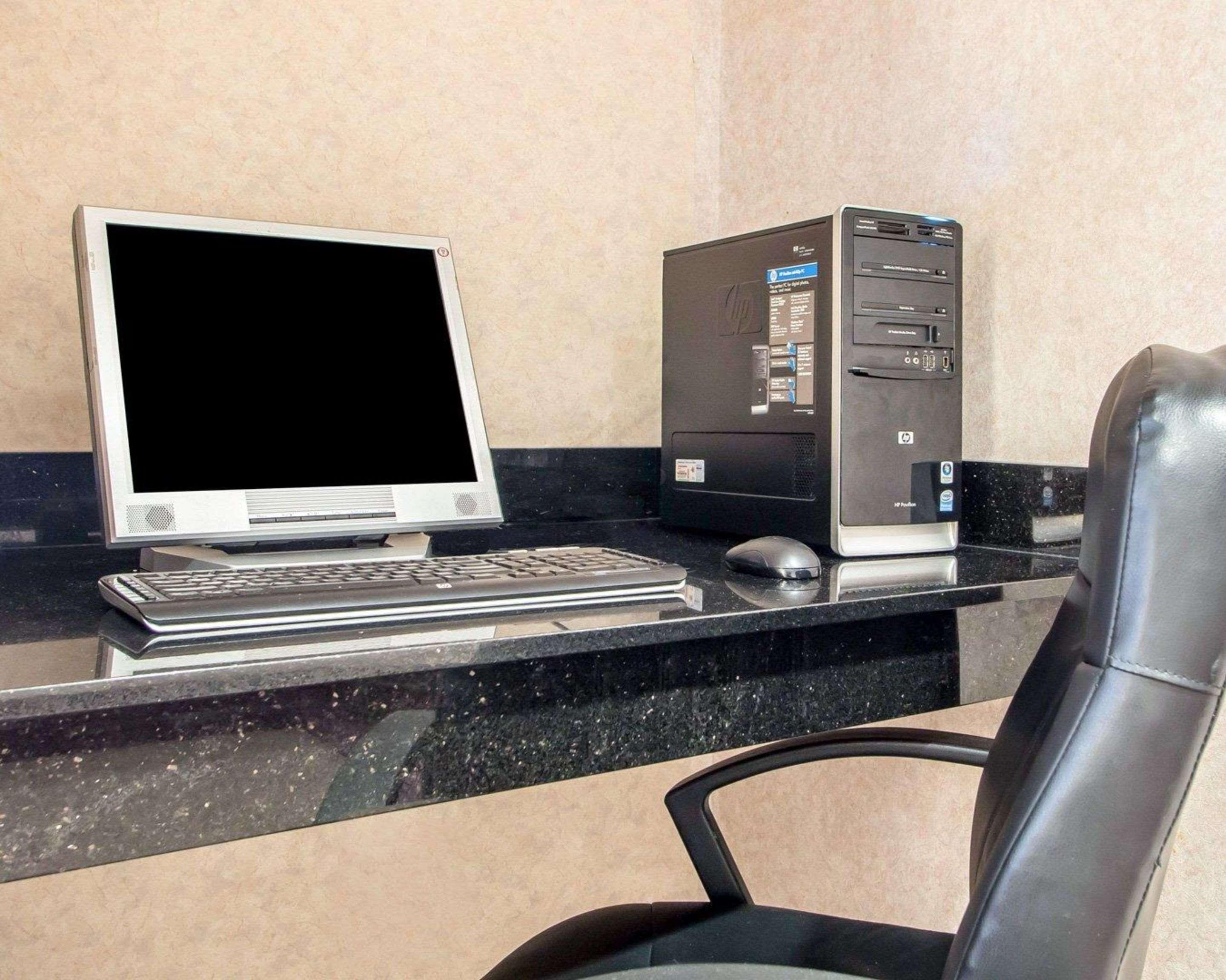 Quality Inn Мерилвил Екстериор снимка