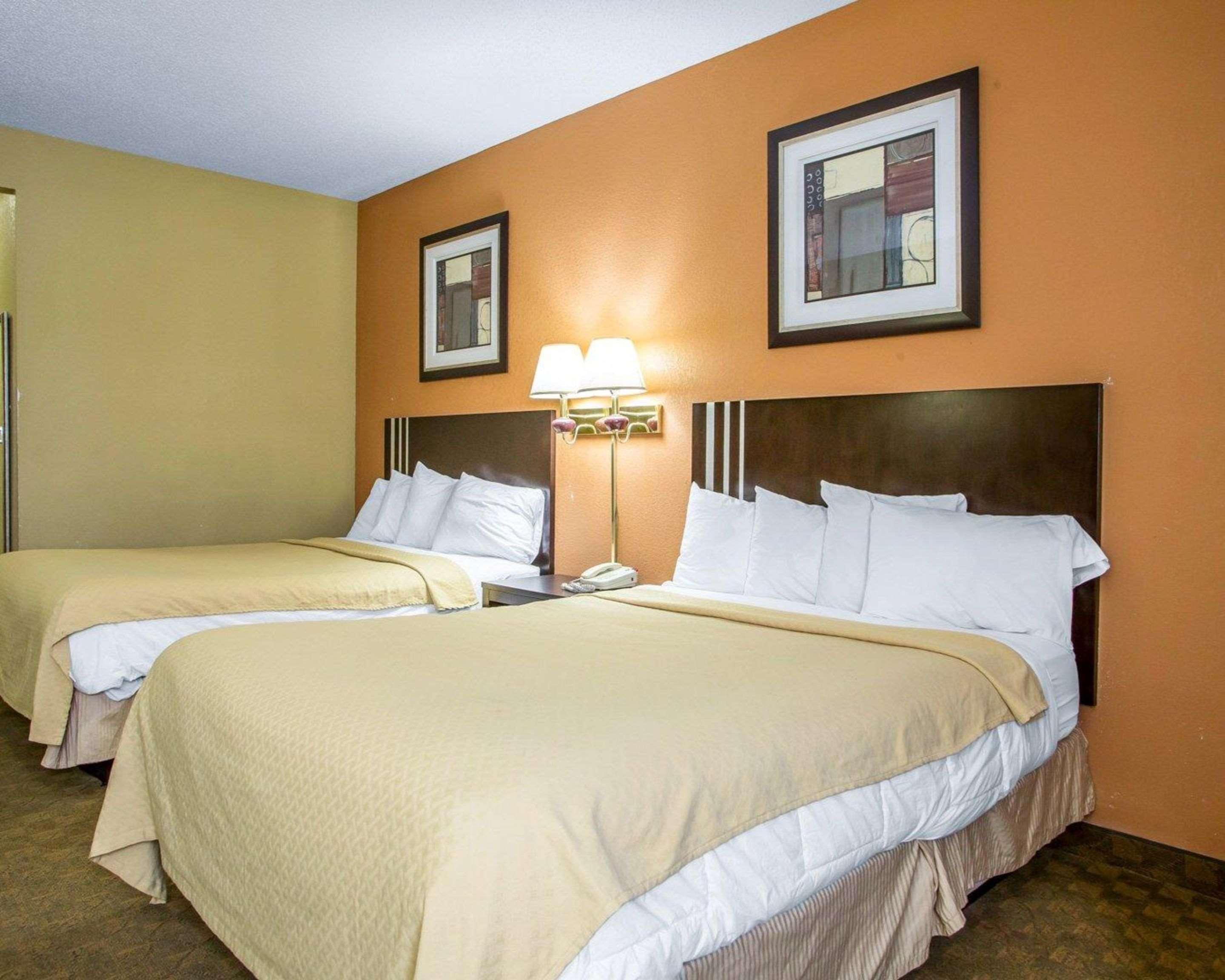 Quality Inn Мерилвил Екстериор снимка
