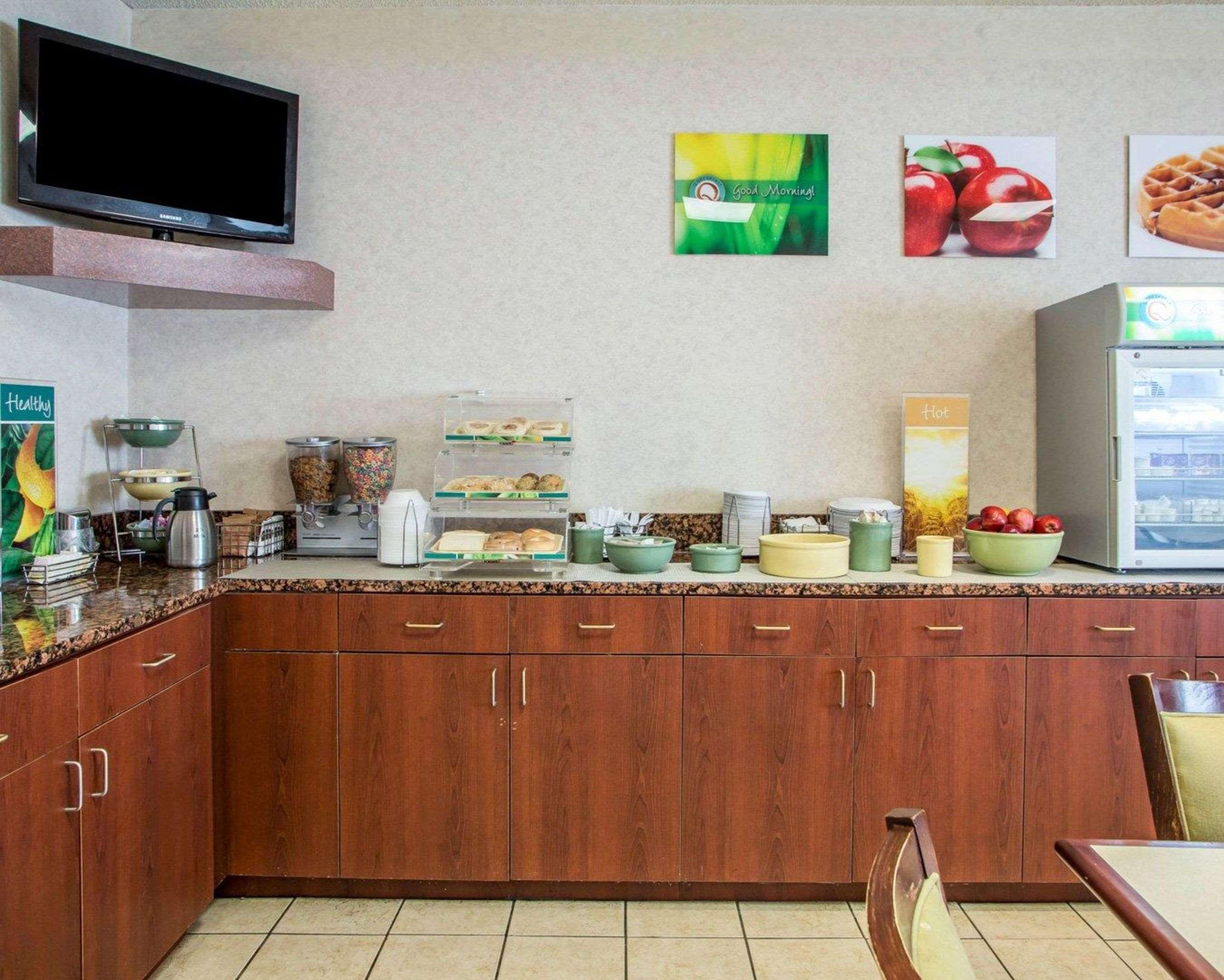 Quality Inn Мерилвил Екстериор снимка