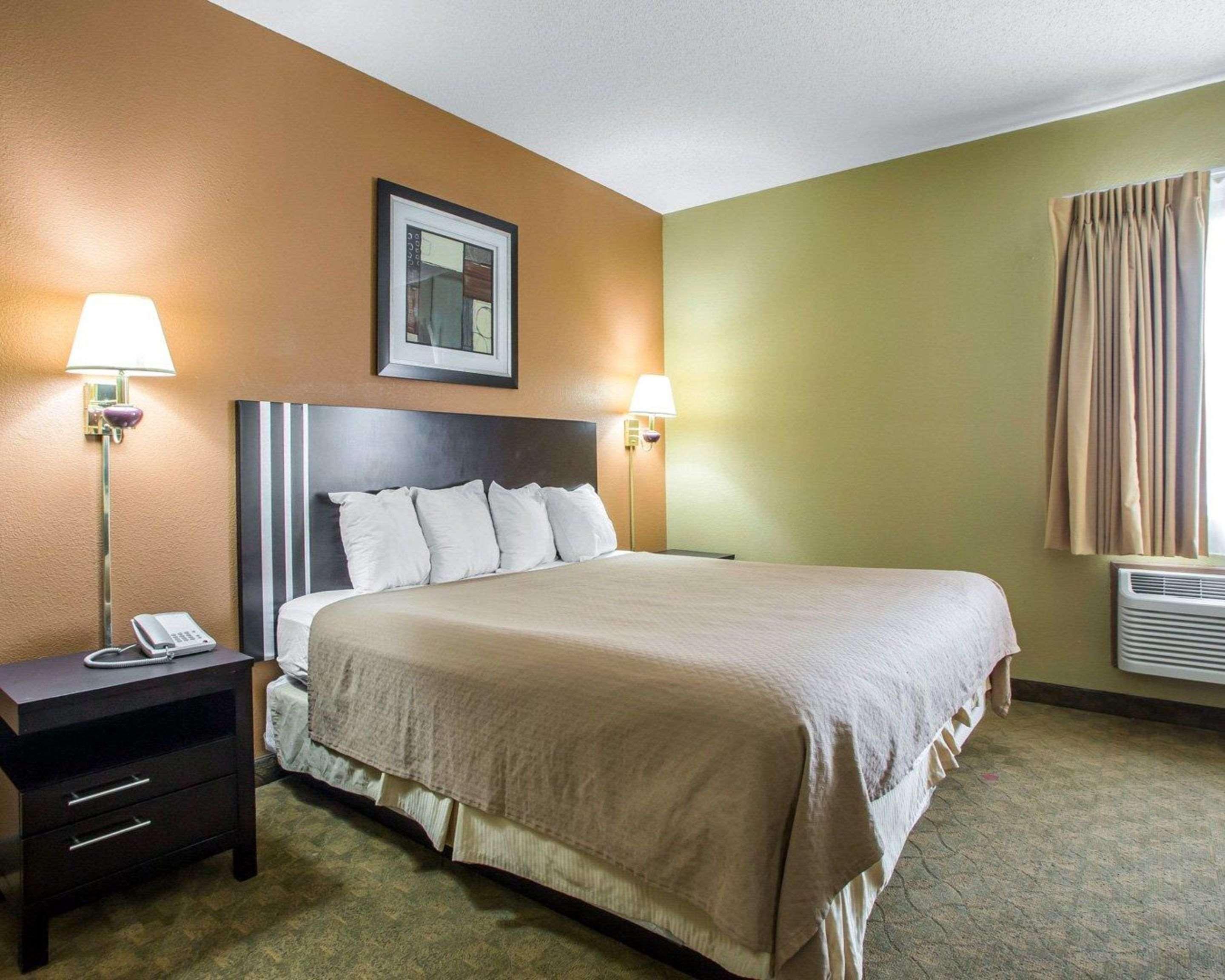 Quality Inn Мерилвил Екстериор снимка