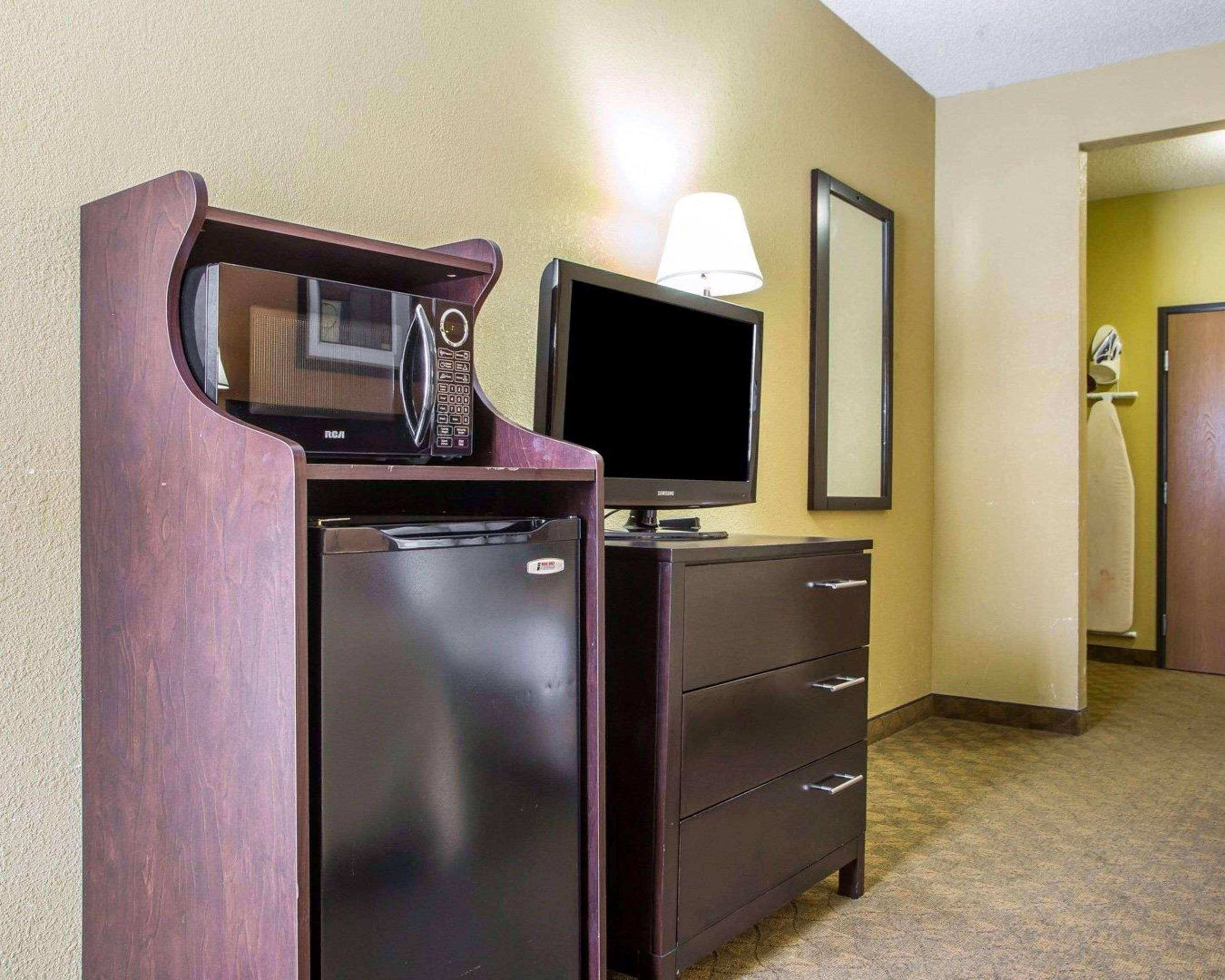 Quality Inn Мерилвил Екстериор снимка