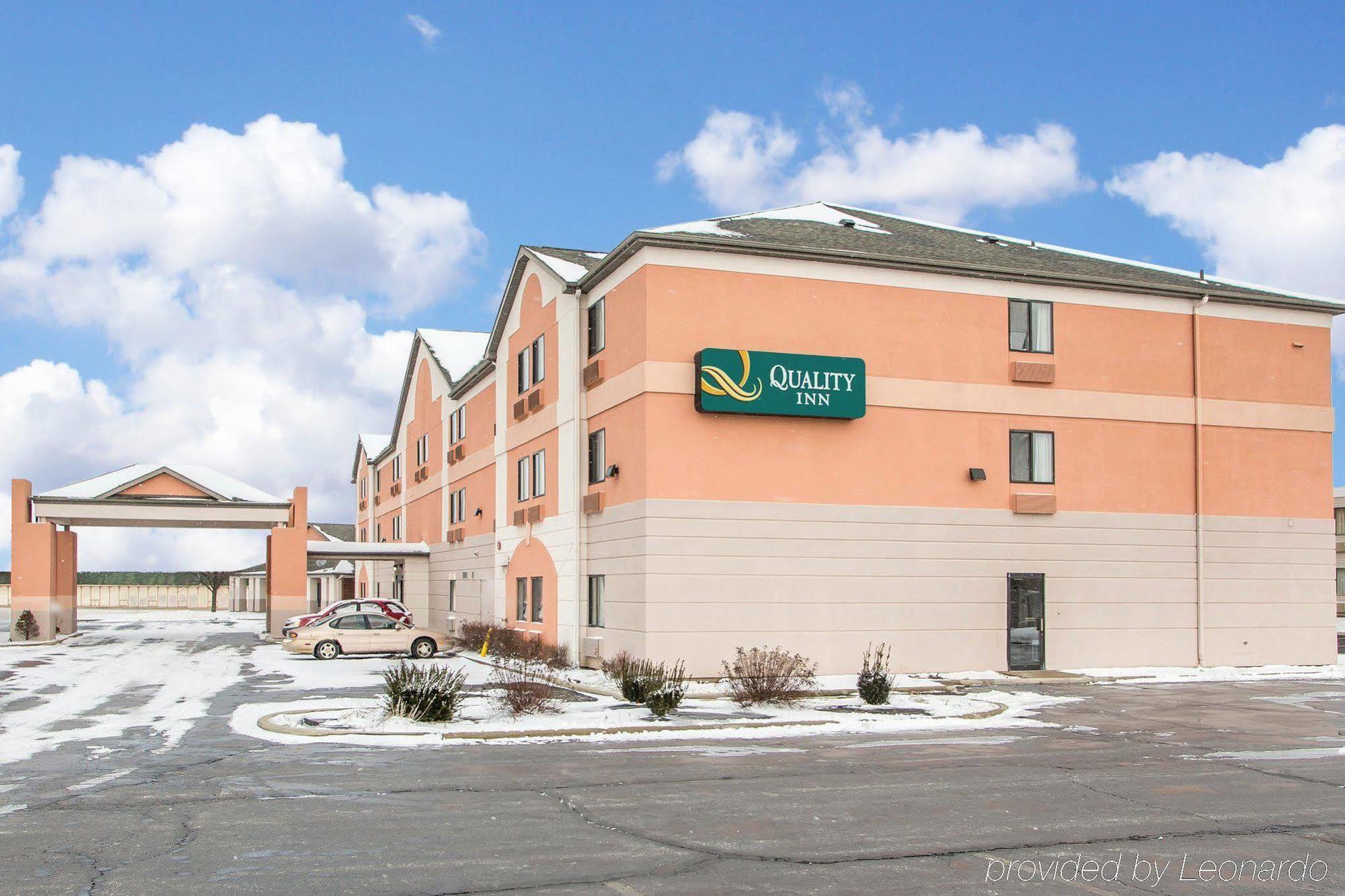 Quality Inn Мерилвил Екстериор снимка