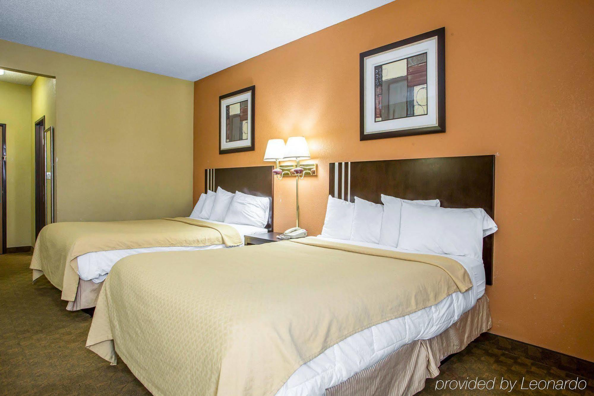 Quality Inn Мерилвил Екстериор снимка